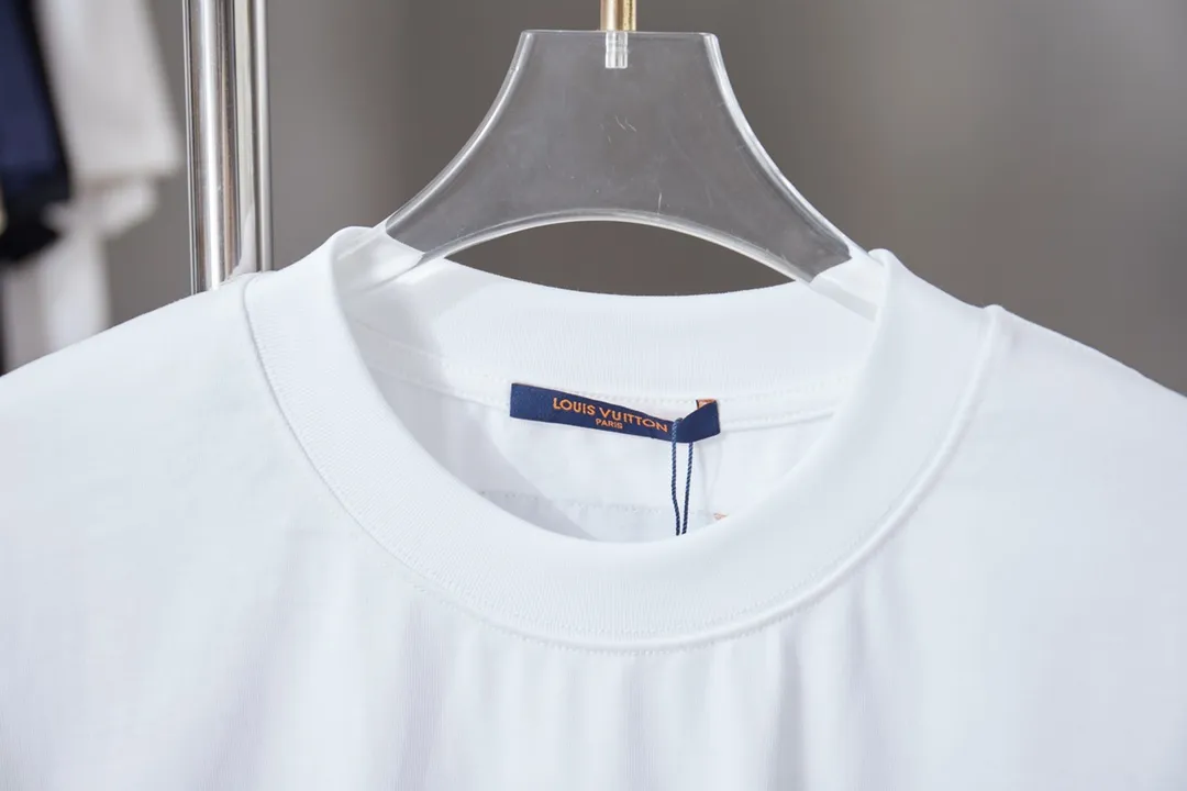 🅿️200 1V 25SS early spring new style short sleeves with embroidered letters, light luxury, a must-have item for daily commuting for men and women, correct version, welcome to compare, detailed features · 320g 100% pure cotton double yarn jersey fabric · Special thickened 32 pieces of double-strand 1X1 thread in the same vat custom dyeing · Imported Tajima machine rope embroidery letter logo · Double needle stitching cross-stitching process · Original main mark, washable tag, brand moisture-proof paper packaging Color: black/white Size: S/M/L/XL